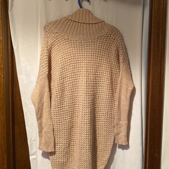 Ladies Sweater - Picture 3 of 5